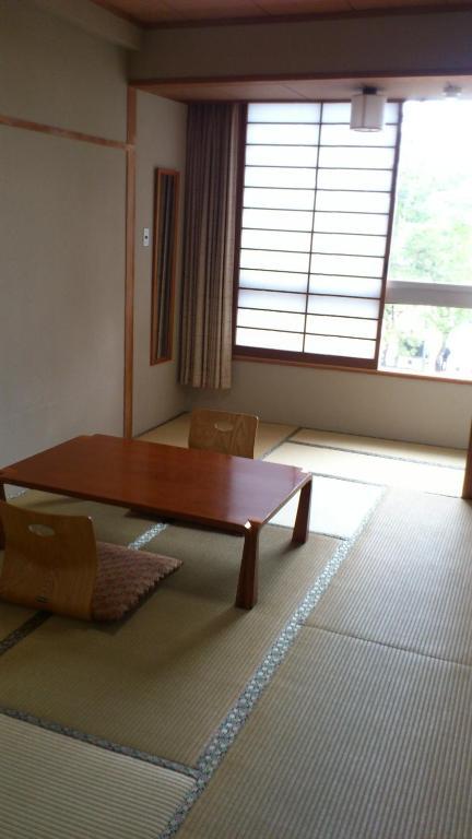 Yamaichi Bekkan Хацукаити Номер фото