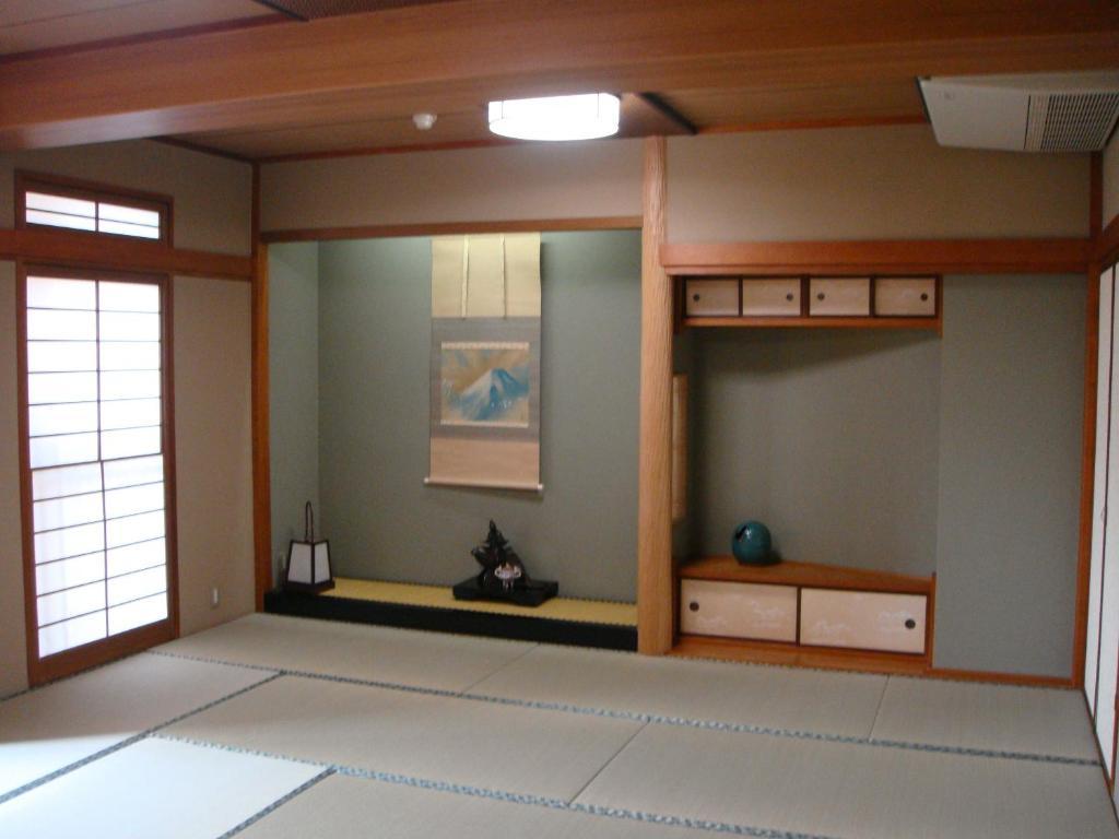 Yamaichi Bekkan Хацукаити Номер фото